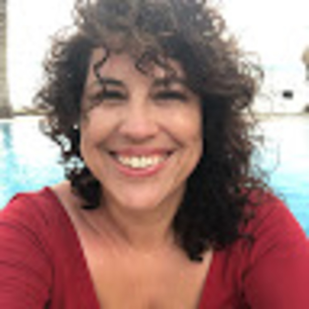 Meet your Posher, Claudia natalia